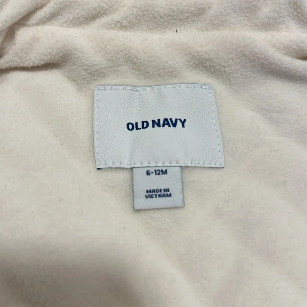 White Old Navy Puffer Vest Size 6-12m